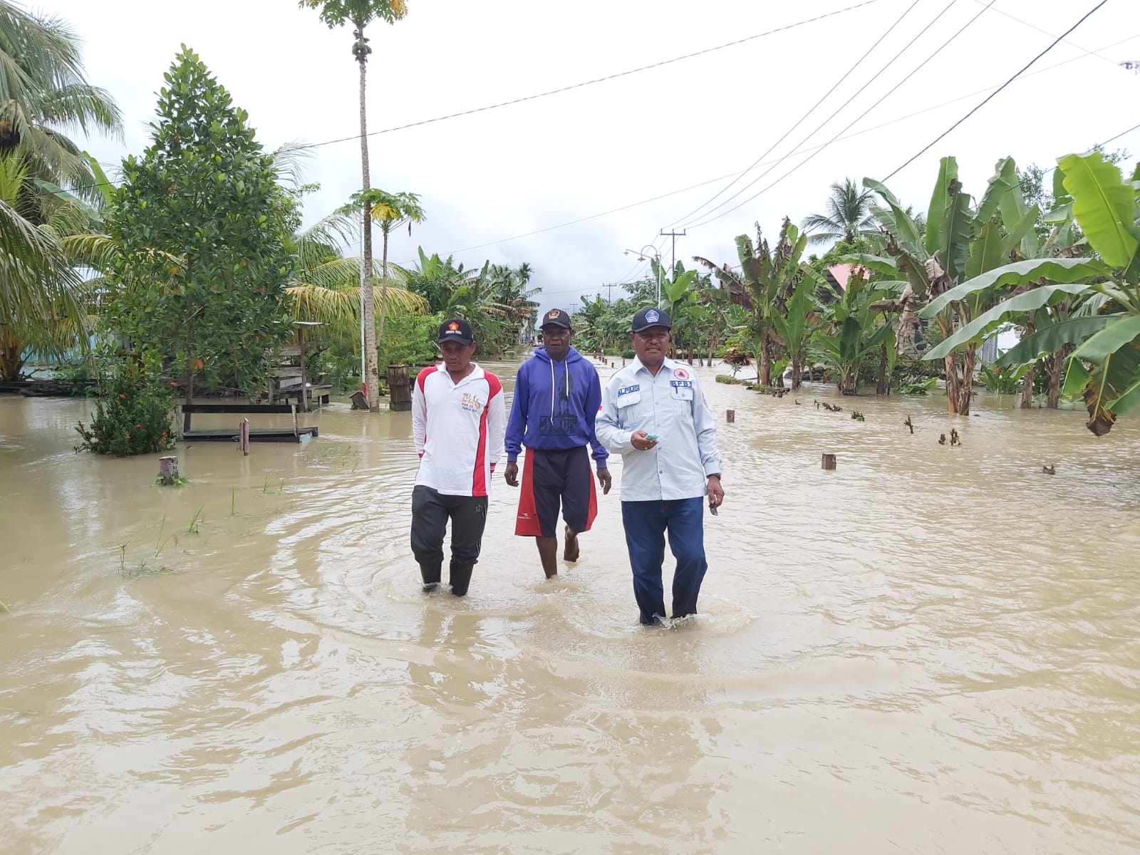 Banjir yang mulai surut di Jayapura. (via BNPB)