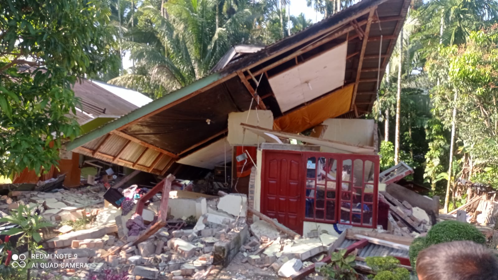 Dampak Gempa di Sumatera Barat. (via BNPB)
